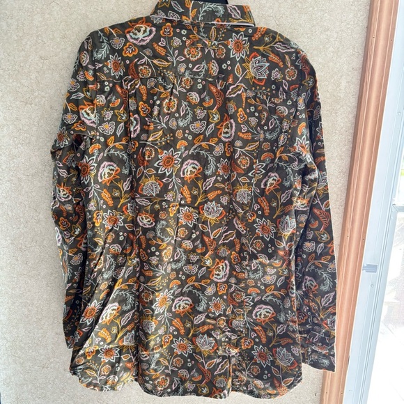 Yellow and Green Cuffed Sleeve Button Down Shirt with Notched Collar - Picture 10 of 11